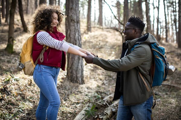 ou aller pour un premier rendez-vous avec une femme: Promenades dans la nature